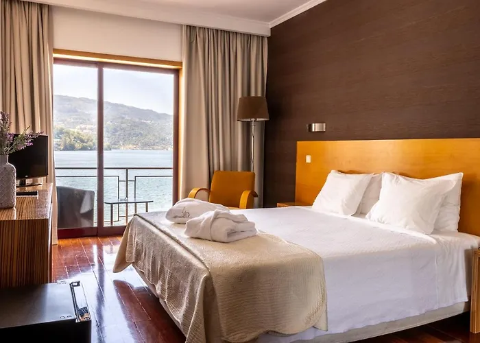 Douro Porto Antigo 호텔 친파에스