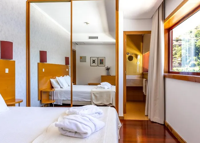 Douro Porto Antigo מלון