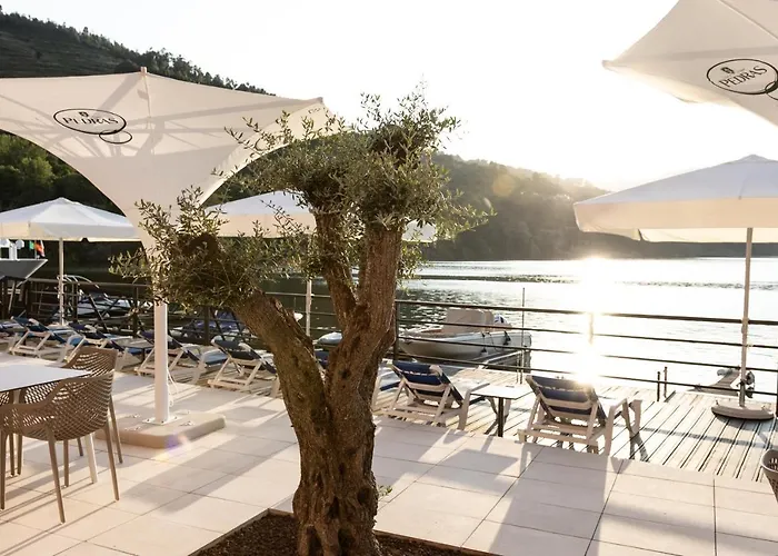 호텔 Douro Porto Antigo 친파에스