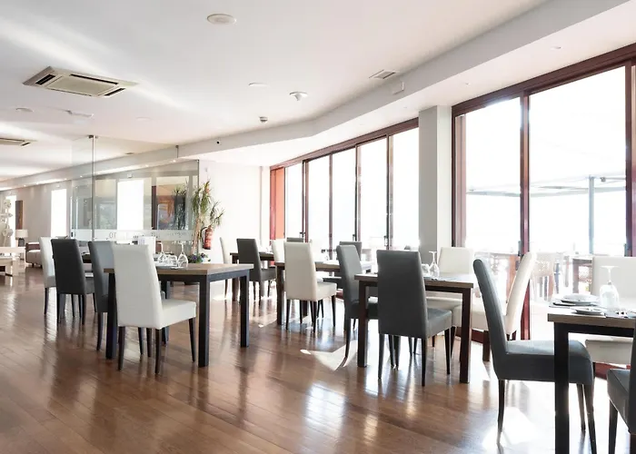 Douro Porto Antigo מלון 4*