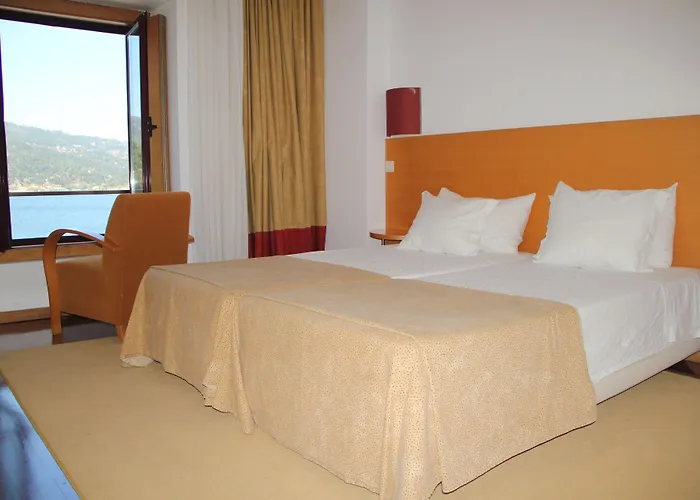 Douro Porto Antigo מלון 4*